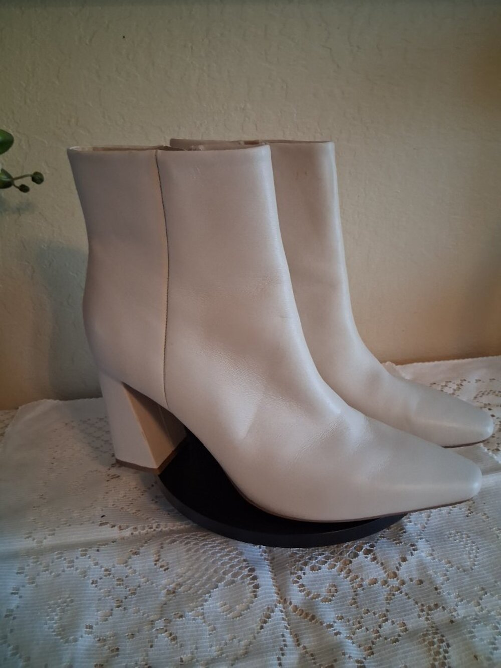 Mark Fisher L.T.D. Yanar pointed toe ankle boots. Ivory shade. Size 9 1/2. - Picture 6 of 15
